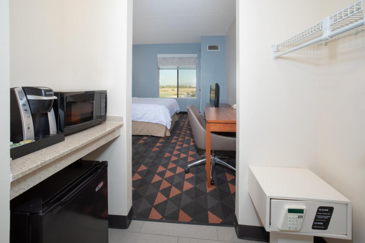 Holiday Inn & Suites Goodyear - West Phoenix Area By Ihg Eksteriør bilde